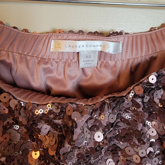 ⚡️3 for $30⚡️LC Sequin Skirt - Picture 2 of 2